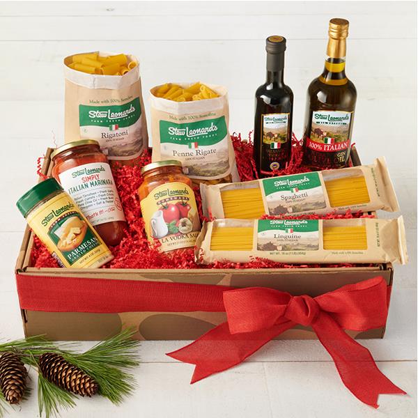 Pasta themed gift basket: colander filled w/ pastas, sauces, spices, dish  towel, pot holders, ut… | Dinner gift basket, Christmas gifts to make,  Themed gift baskets